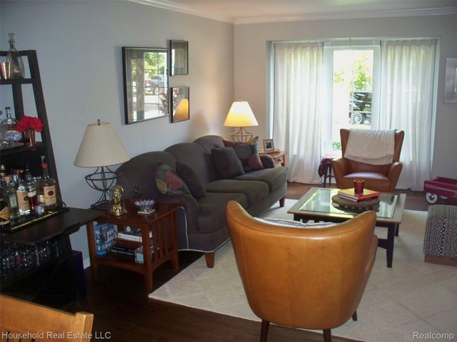 2933 Augusta Drive, Commerce Charter Township, MI 48382