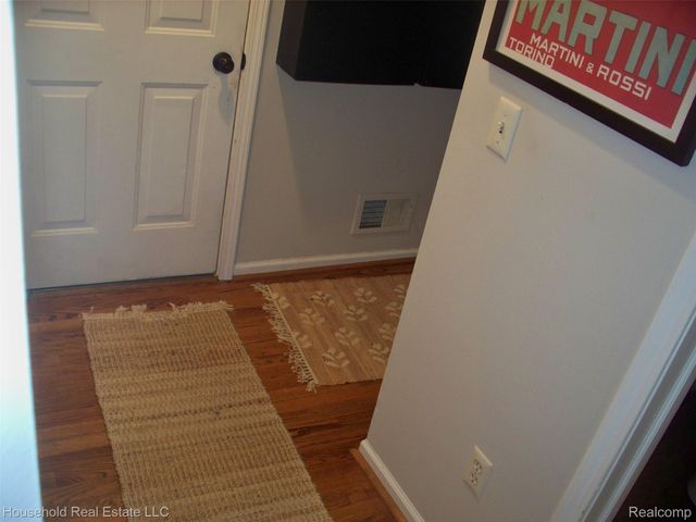 2933 Augusta Drive, Commerce Charter Township, MI 48382