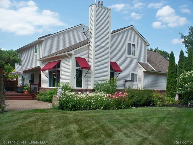 2933 Augusta Drive, Commerce Charter Township, MI 48382