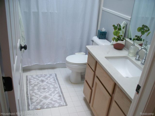 2933 Augusta Drive, Commerce Charter Township, MI 48382