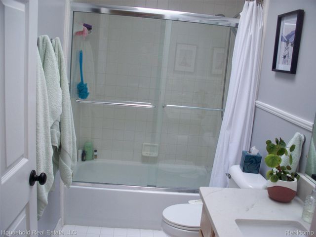 2933 Augusta Drive, Commerce Charter Township, MI 48382