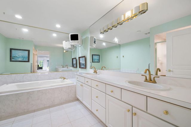 54661 Bellingham Drive, Shelby Twp, MI 48316