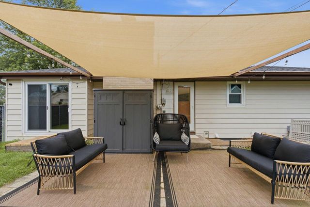 303 S 16th AVENUE, West Bend, WI 53095