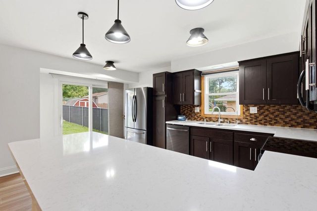 303 S 16th AVENUE, West Bend, WI 53095