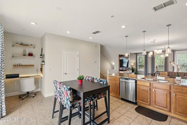 4372 ELLIPSE Drive, Jacksonville, FL 32246
