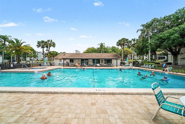 1870 PINE RIDGE WAY W D2, Palm Harbor, FL 34684