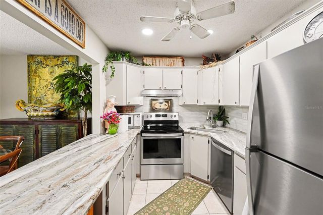 1870 PINE RIDGE WAY W D2, Palm Harbor, FL 34684