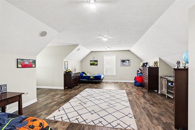 7195 Kendall Arbor Avenue, Kalamazoo, MI 49009