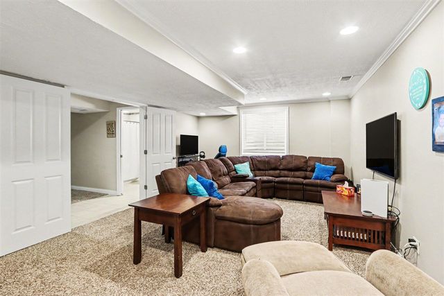 7195 Kendall Arbor Avenue, Kalamazoo, MI 49009