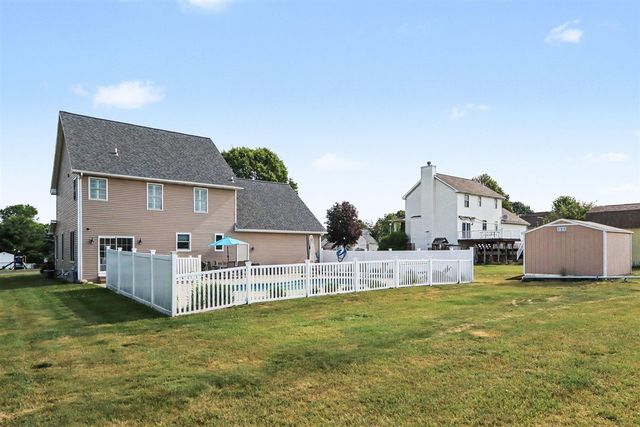 7195 Kendall Arbor Avenue, Kalamazoo, MI 49009