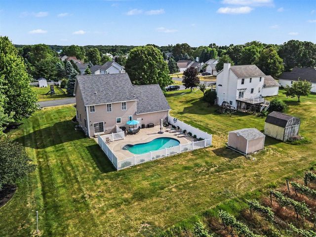 7195 Kendall Arbor Avenue, Kalamazoo, MI 49009