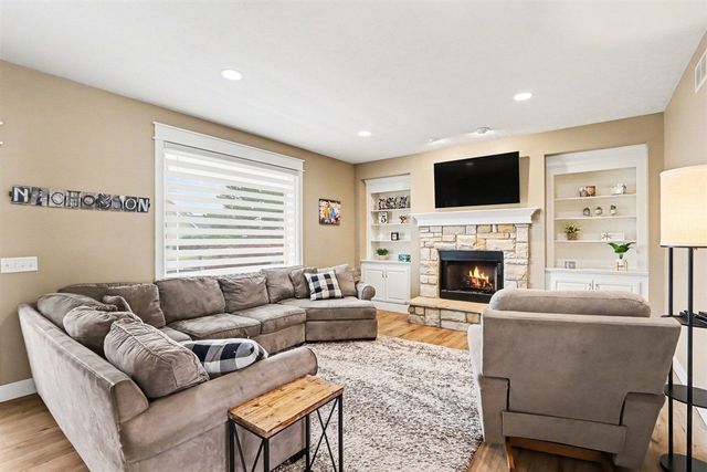 7195 Kendall Arbor Avenue, Kalamazoo, MI 49009