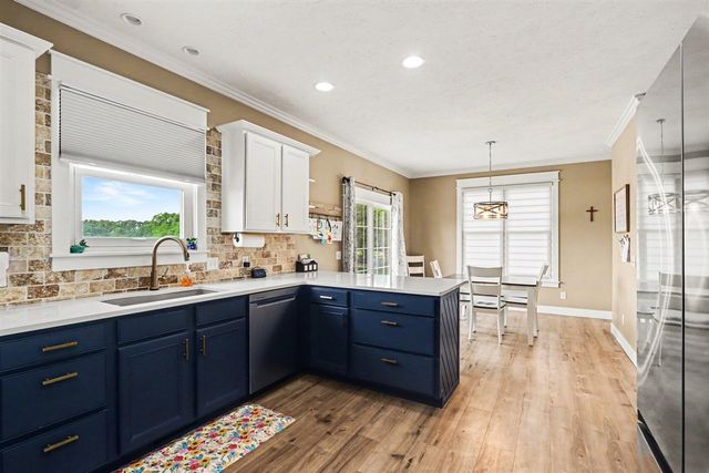 7195 Kendall Arbor Avenue, Kalamazoo, MI 49009