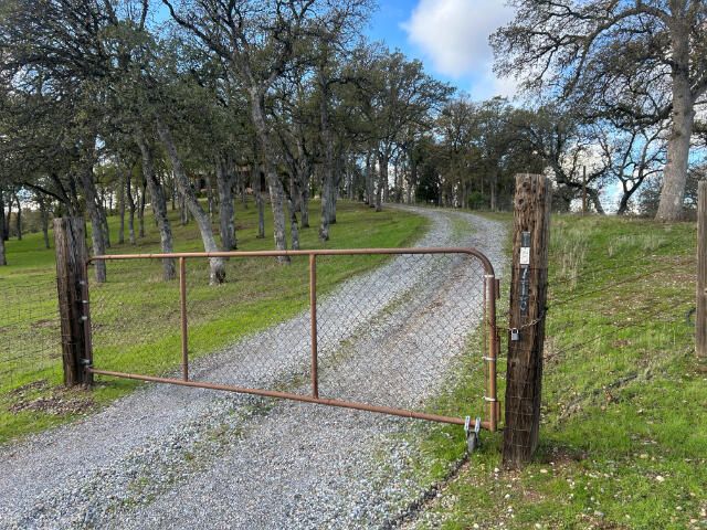 16715 Golden Arrow Drive, Cottonwood, CA 96022