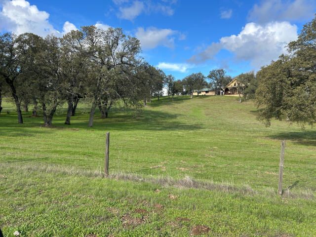 16715 Golden Arrow Drive, Cottonwood, CA 96022