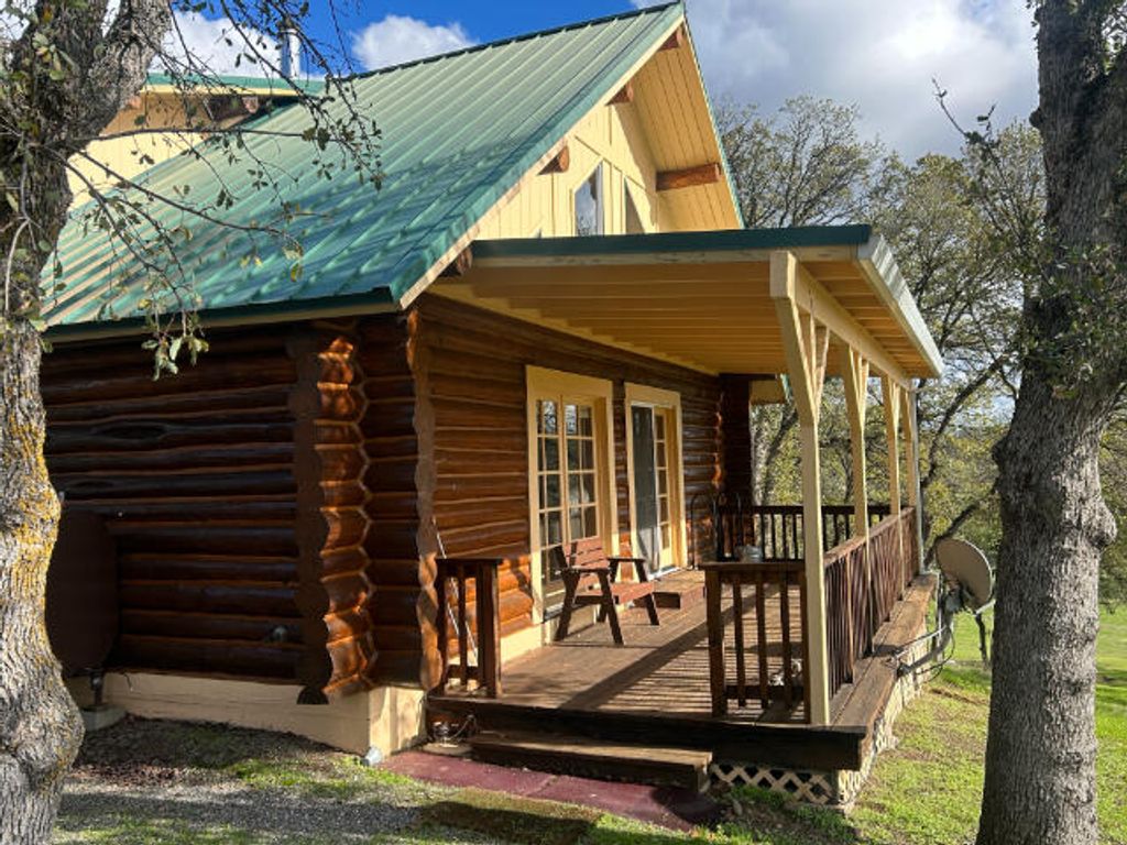 16715 Golden Arrow Drive, Cottonwood, CA 96022