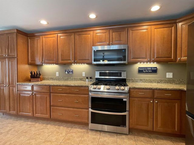 26 FORREST Street, Hampstead, NH 03826