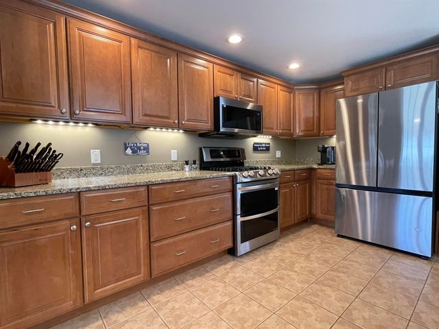 26 FORREST Street, Hampstead, NH 03826