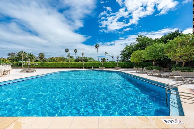 2901 S Bayshore Dr 8A, Miami, FL 33133