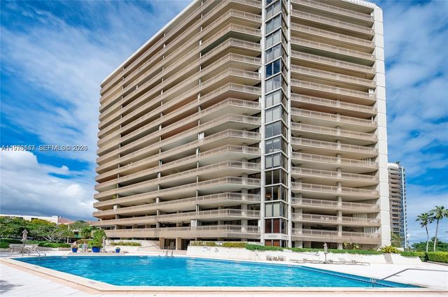 2901 S Bayshore Dr 8A, Miami, FL 33133