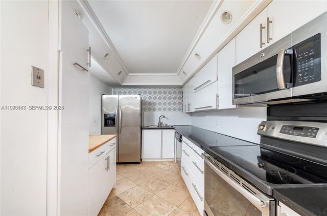 2901 S Bayshore Dr 8A, Miami, FL 33133