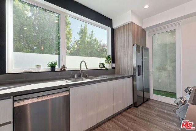 5504 W Olympic Boulevard, Los Angeles, CA 90036