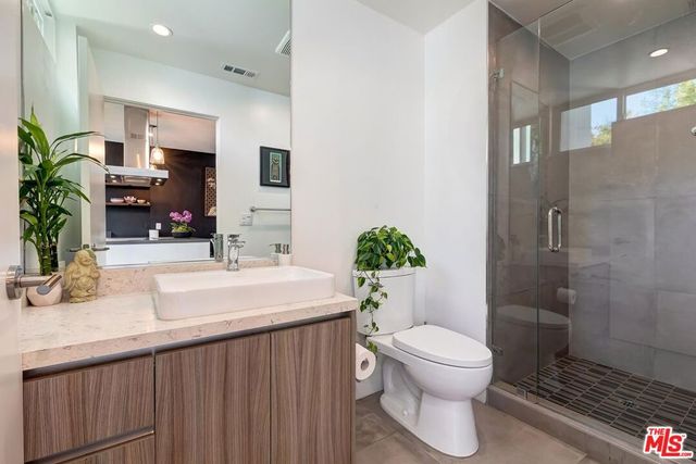 5504 W Olympic Boulevard, Los Angeles, CA 90036