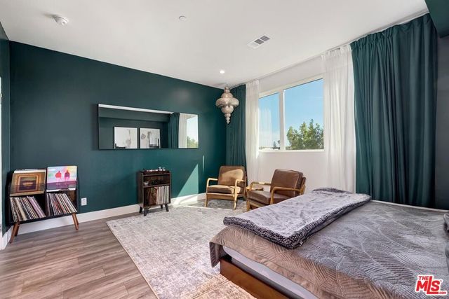 5504 W Olympic Boulevard, Los Angeles, CA 90036