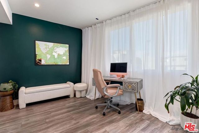 5504 W Olympic Boulevard, Los Angeles, CA 90036