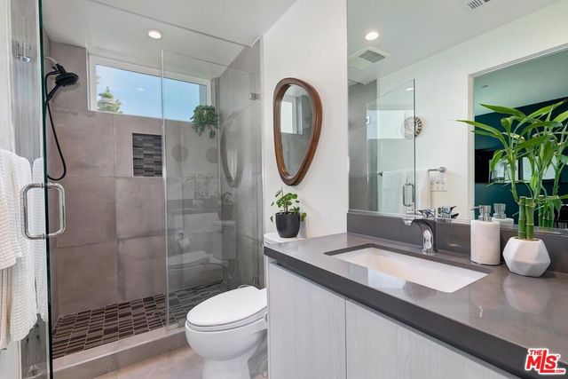 5504 W Olympic Boulevard, Los Angeles, CA 90036