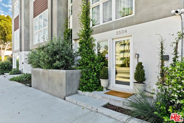 5504 W Olympic Boulevard, Los Angeles, CA 90036