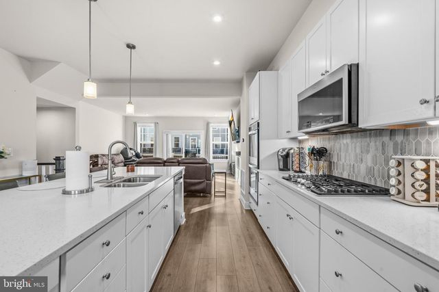 1581 SANDPIPER BAY LOOP, Dumfries, VA 22026