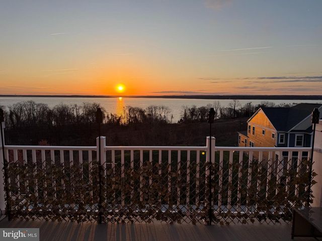 1581 SANDPIPER BAY LOOP, Dumfries, VA 22026