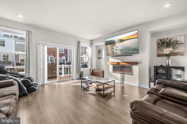 1581 SANDPIPER BAY LOOP, Dumfries, VA 22026