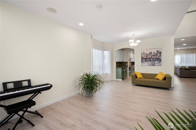 20013 9th Place W, Lynnwood, WA 98036