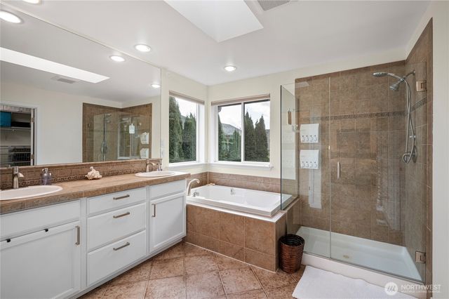 20013 9th Place W, Lynnwood, WA 98036