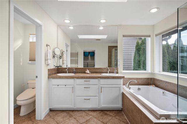 20013 9th Place W, Lynnwood, WA 98036