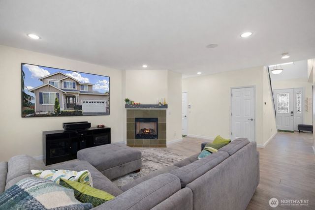 20013 9th Place W, Lynnwood, WA 98036