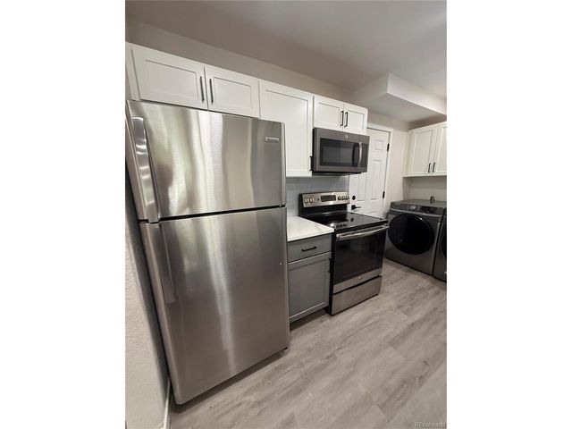 92 Newark St C, Aurora, CO 80012