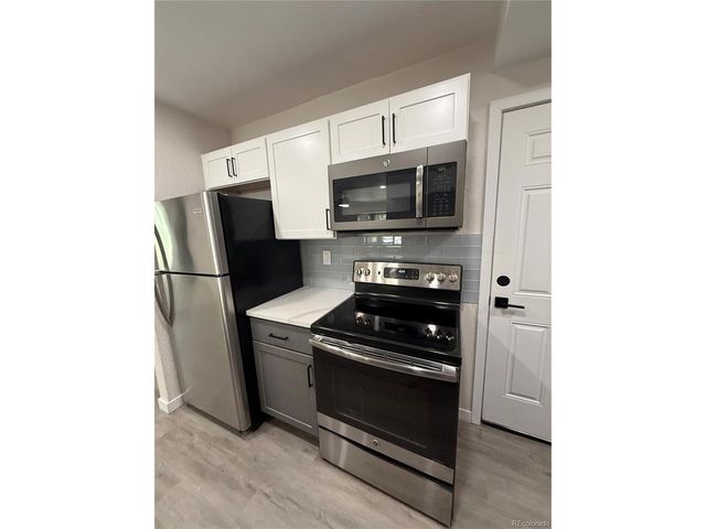 92 Newark St C, Aurora, CO 80012