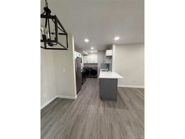 92 Newark St C, Aurora, CO 80012