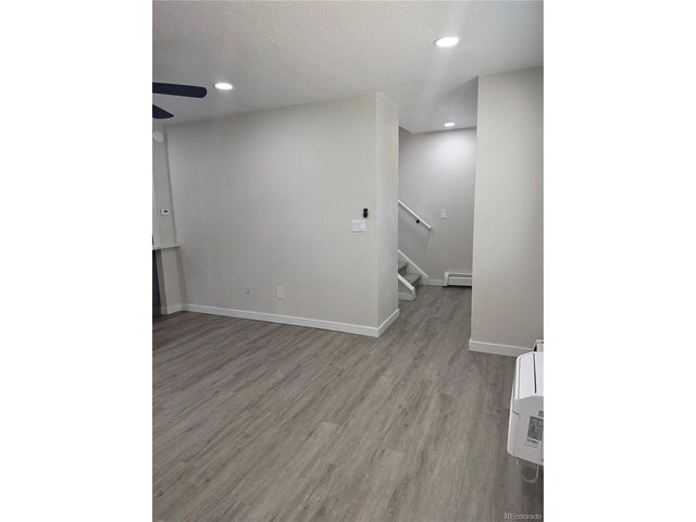 92 Newark St C, Aurora, CO 80012