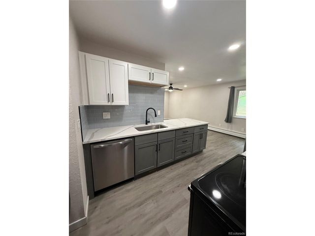 92 Newark St C, Aurora, CO 80012