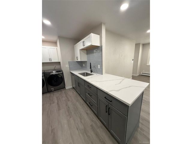92 Newark St C, Aurora, CO 80012