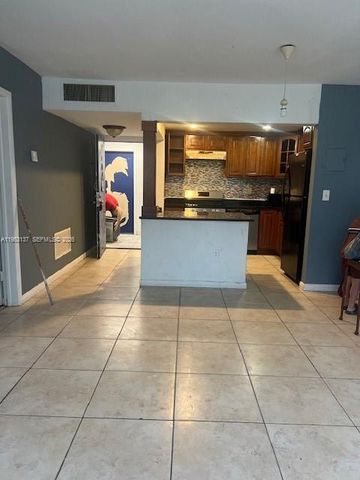 2175 NE 170th St 210, North Miami Beach, FL 33162