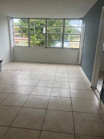 2175 NE 170th St 210, North Miami Beach, FL 33162