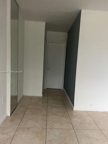 2175 NE 170th St 210, North Miami Beach, FL 33162