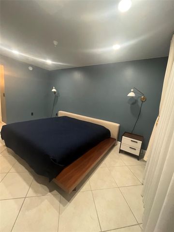 300 Bayview Drive 1911, Sunny Isles Beach, FL 33160