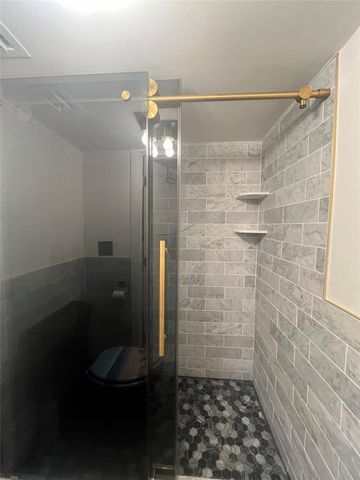 300 Bayview Drive 1911, Sunny Isles Beach, FL 33160