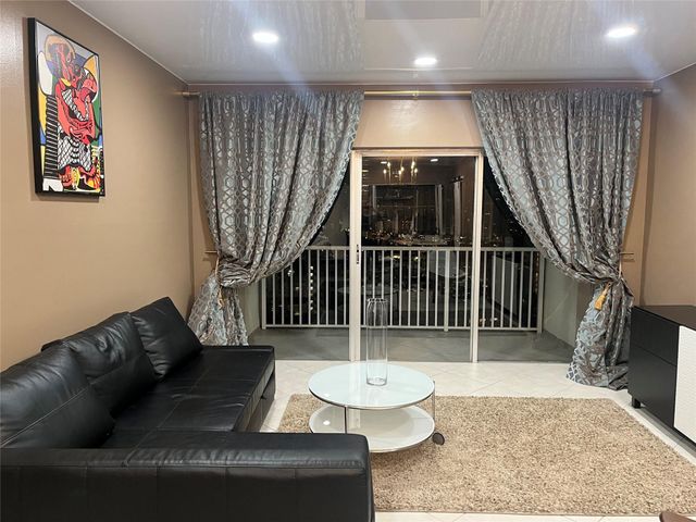 300 Bayview Drive 1911, Sunny Isles Beach, FL 33160